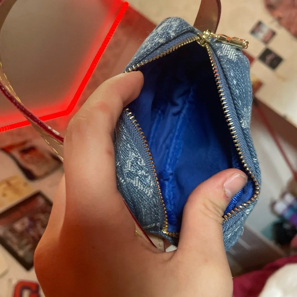 Louis Vuitton Blue Denim Women's shoulder bag with coin bag - Picture 2 of 16